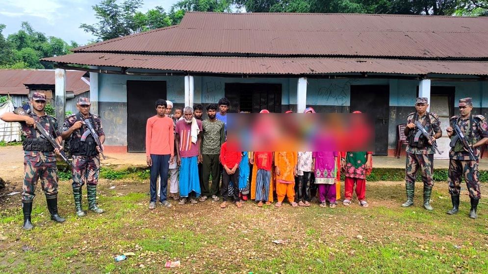 সিলেট-সুনামগঞ্জ সীমান্তে নারী-শিশুসহ ৩৯ বাংলাদেশিকে পুশইন