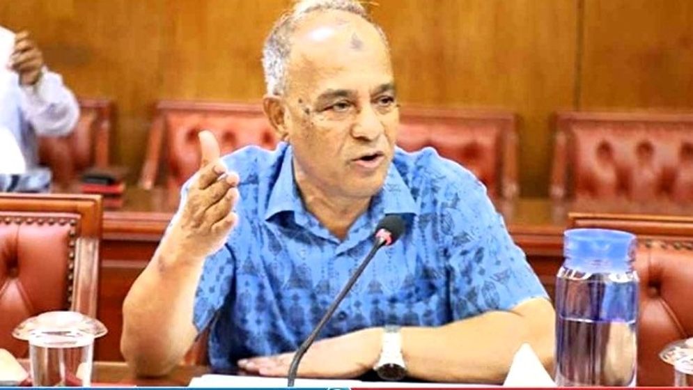 Jamoat transportida odamlarning bir-biriga ishqalanishi videosi Yetuk katta eshak porno