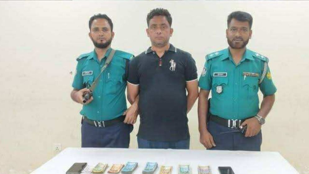 স্বেচ্ছাসেবক দল নেতা হানিফ কারাগারে