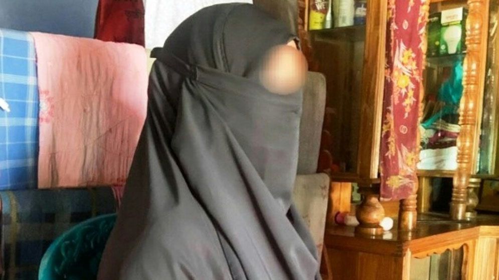 বিয়ের দাবিতে প্রেমিকের বাড়িতে অনশন, প্রেমিক উধাও