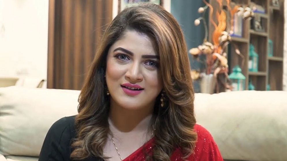 আমি এখনো বিয়েতে বিশ্বাস করি: শ্রাবন্তী