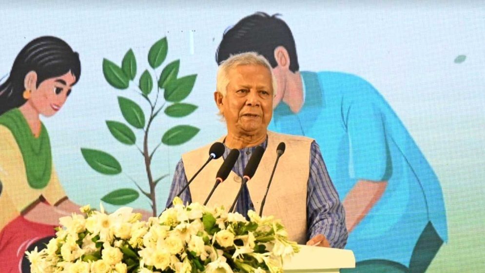 প্লাস্টিক বর্জনের আহ্বান প্রধান উপদেষ্টার