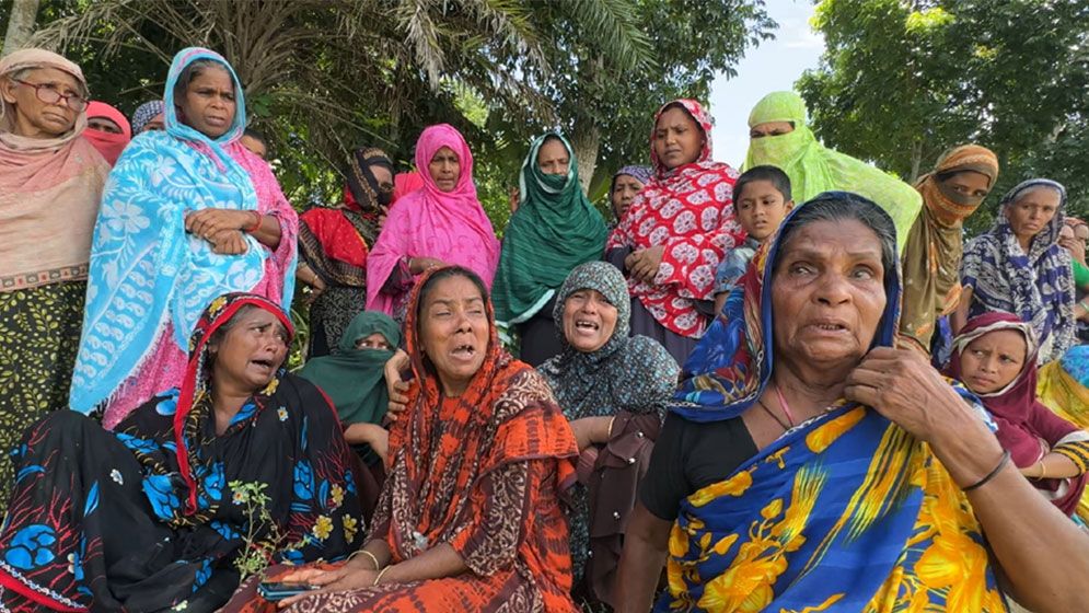 প্রতিপক্ষের বৈঠার আঘাতে নদীতে পড়ে নিখোঁজ মৎস্যজীবী