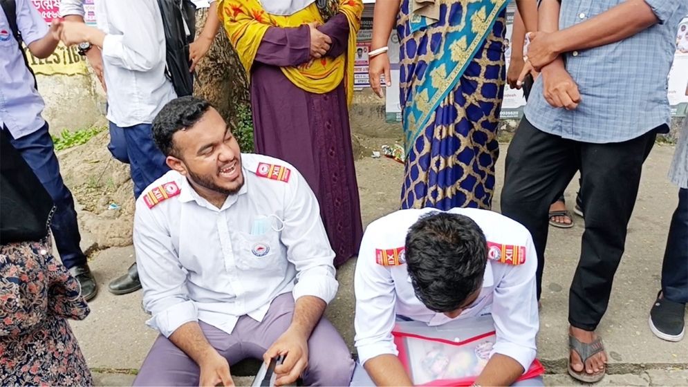 কলেজের অনিয়মে আমরা কেন পরীক্ষা দিতে পারলাম না?