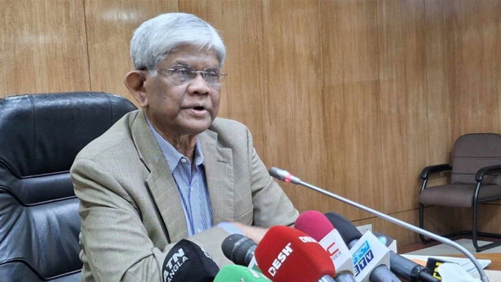 আওয়ামী সুবিধাভোগী ব্যবসায়ীদের ইন্ধন থাকতে পারে: অর্থ উপদেষ্টা