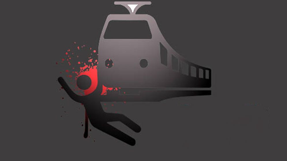 বিমানবন্দর রেলগেটে ট্রেনের ধাক্কায় প্রাণ গেল যুবকের