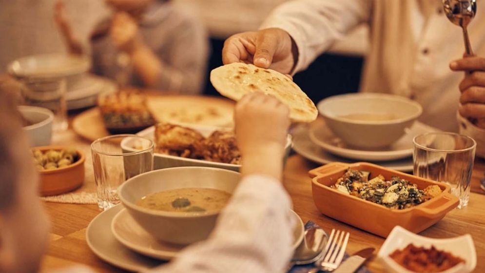 খাবারের টেবিলে শৃঙ্খলা, নৈতিকতা আর মানুষ হওয়ার পাঠ