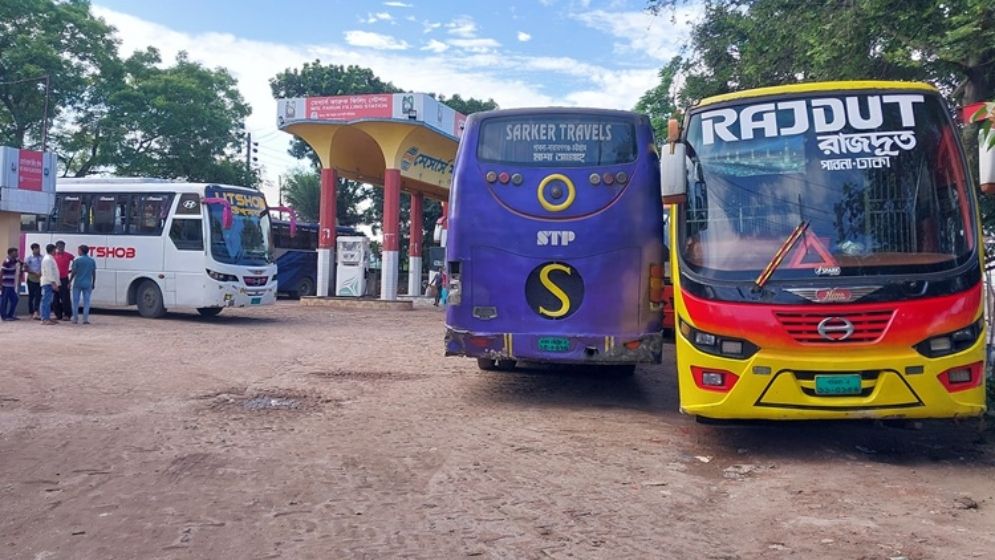 পাবনা-ঢাকা রুটে অনির্দিষ্টকালের জন্য বাস ধর্মঘটের ডাক