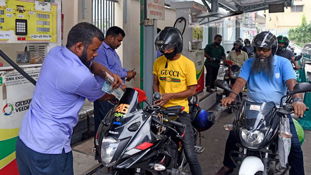 মোটরসাইকেলের রিজার্ভে কত লিটার জ্বালানি থাকে?