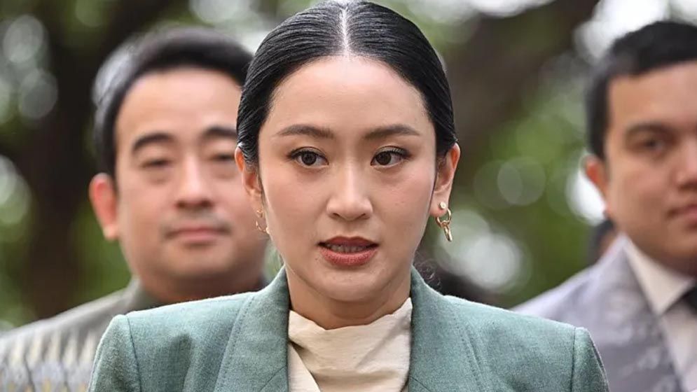 থাইল্যান্ডের প্রধানমন্ত্রী বরখাস্ত