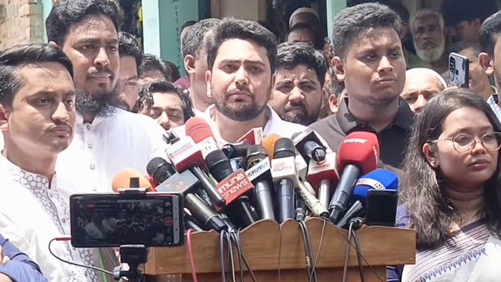 জুলাই ঘোষণাপত্র ও সনদ নিয়ে টালবাহানা করলে রাজপথে নামার হুঁশিয়ারি নাহিদের