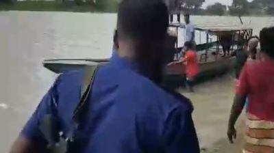 ব্রহ্মপুত্র নদে নৌকাডুবিতে শিক্ষার্থীর মরদেহ উদ্ধার, নিখোঁজ ২