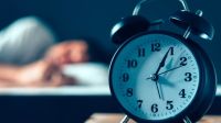 অ্যালার্মের ঠিক আগেই ঘুম ভাঙে? জেনে নিন কেন এমনটা হয়