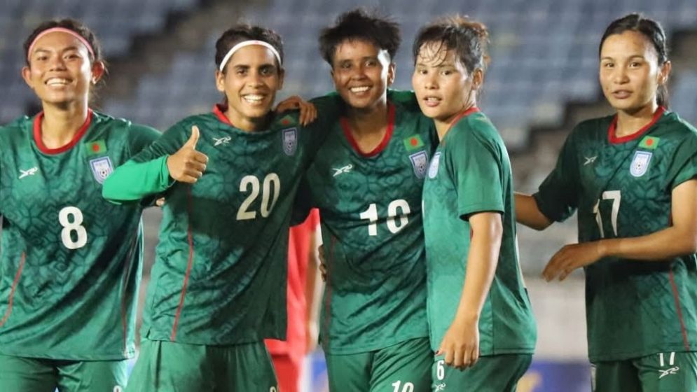 ঋতুপর্ণার গোলে শুরুতেই এগিয়ে গেল বাংলাদেশ