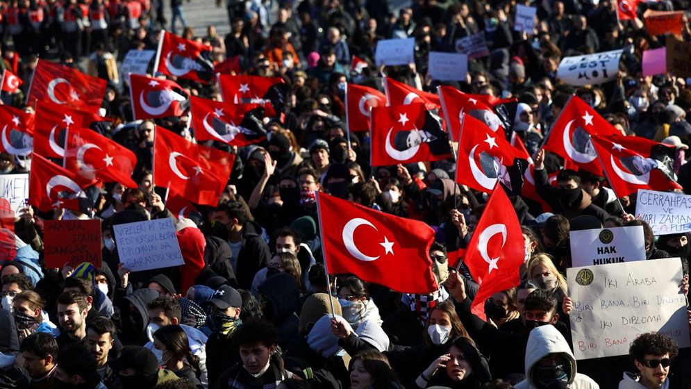 মুহাম্মদ (সা.)-কে নিয়ে ব্যঙ্গ কার্টুনের অভিযোগ, বিক্ষোভে উত্তাল ইস্তাম্বুল