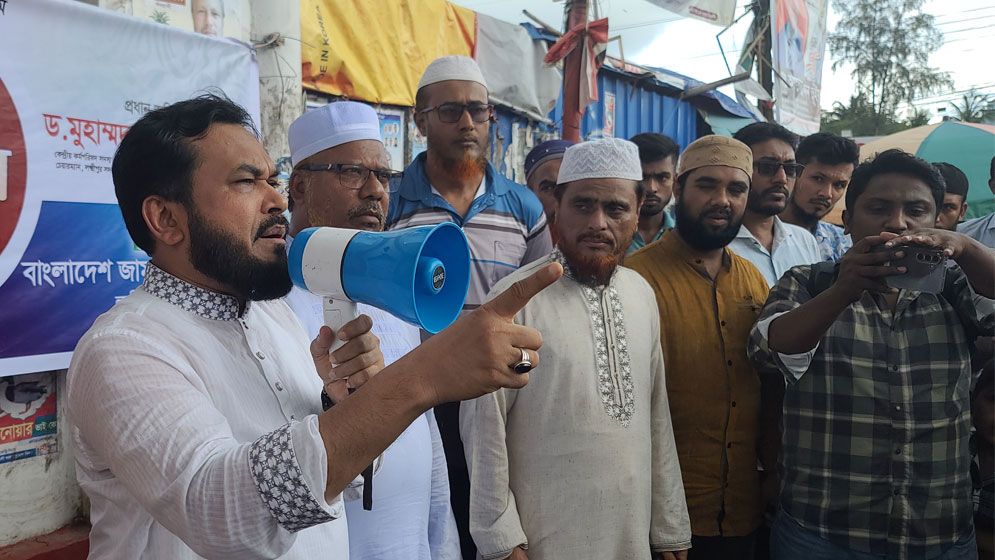 ফ্যাসিস্ট-খুনিরা পালিয়েছে, জুলুমমুক্ত হয়নি দেশ: রেজাউল