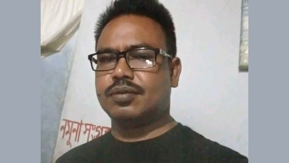 কালিয়ায় জ্যেষ্ঠ সাংবাদিকের ওপর হামলায় নিন্দার ঝড়