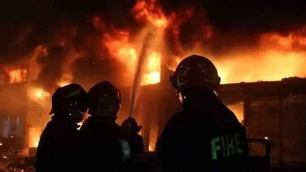 টিকাটুলিতে কেমিক্যাল গোডাউনে লাগা আগুন নিয়ন্ত্রণে