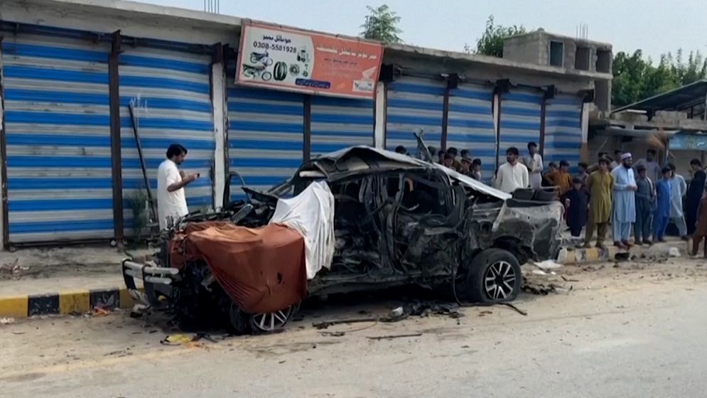 পাকিস্তানে গাড়িতে বোমা হামলা, সহকারী কমিশনারসহ নিহত ৫