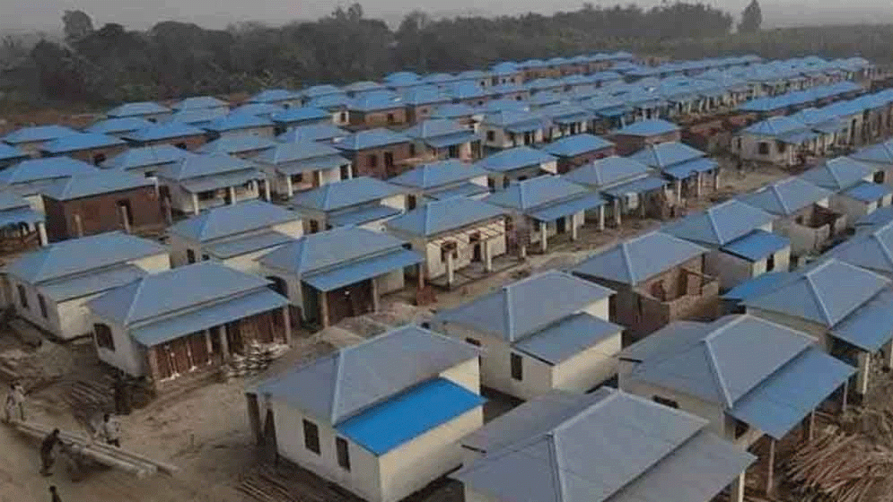 ঘর আছে, মানুষ নেই!