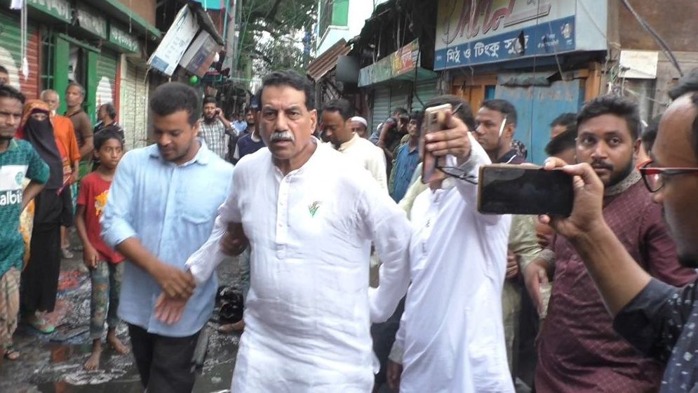 অগ্নিকাণ্ডে ক্ষতিগ্রস্ত ব্যবসায়ীদের পাশে থাকবে বিএনপি