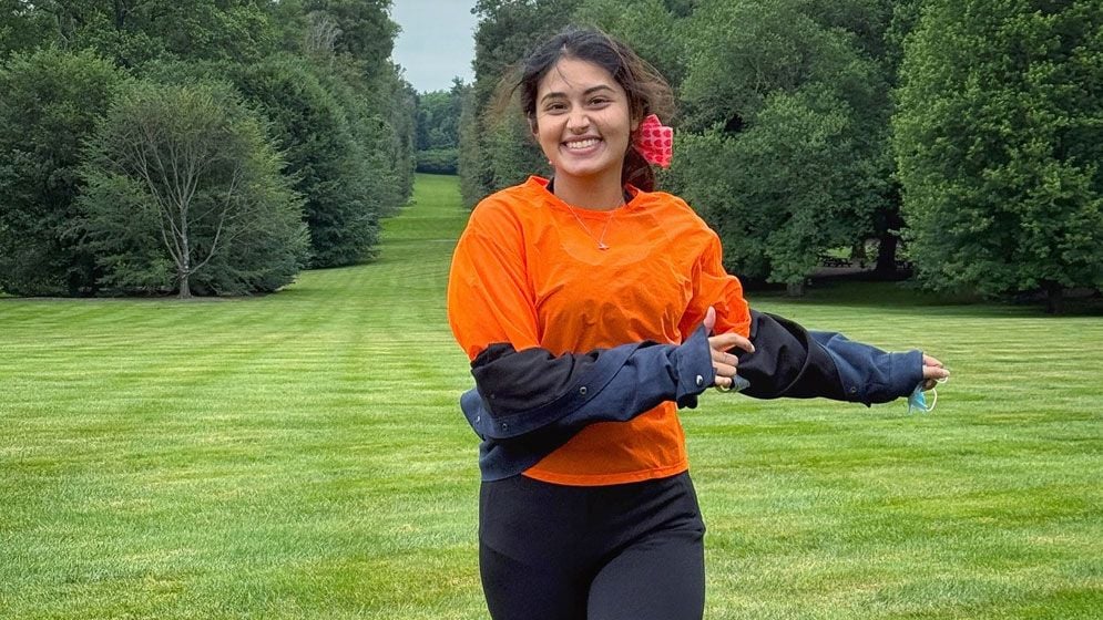 ‘এ শহর থেকে একটু দূরে কোথাও চলে যাই’