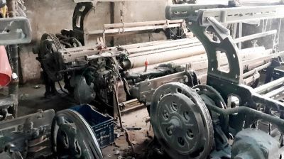 তাঁত শিল্পে দুর্দিন, লোকসানে এক একে বন্ধ হচ্ছে কারখানা