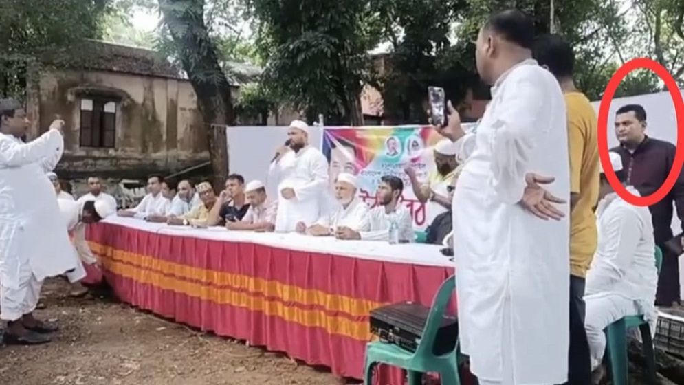 গাজীপুরে আ. লীগ নেতার উঠানে বিএনপির উঠান বৈঠক