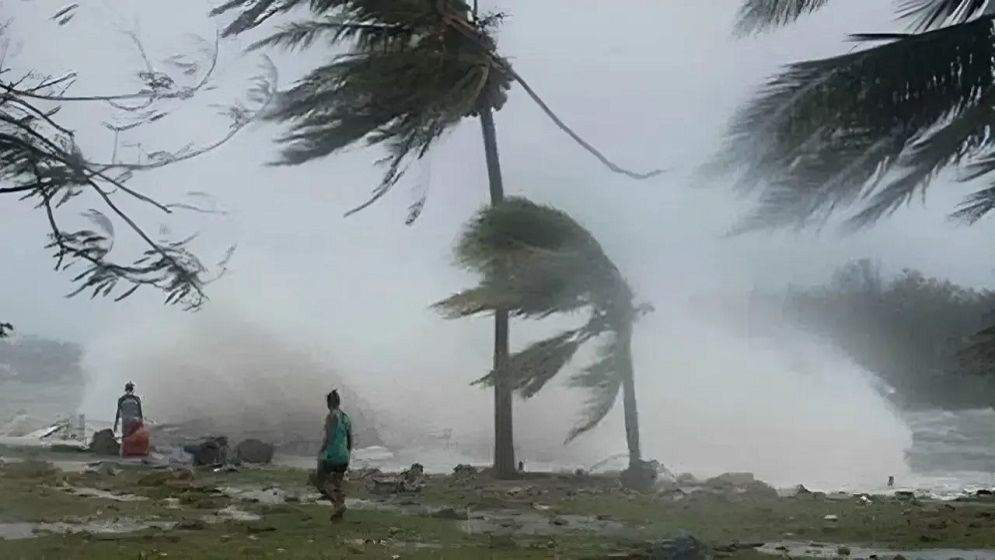 সকালের মধ্যে যেসব জেলায় ঝড়ের সম্ভাবনা