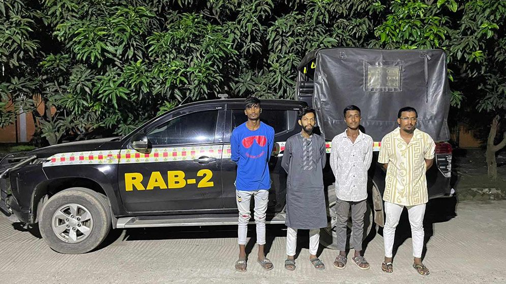 মোহাম্মদপুরে ‘ডাকাতির প্রস্তুতিকালে’ গ্রেফতার ৪