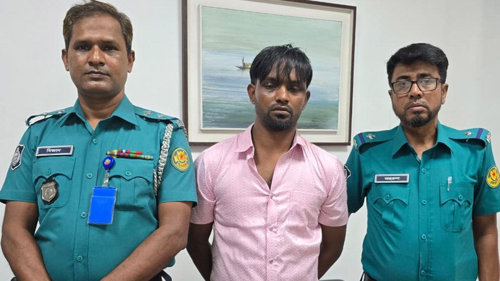 হোটেল জাকারিয়ায় হামলাকারী মনিরের সহযোগী গ্রেফতার