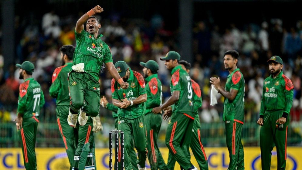 তানভীরের ঘূর্ণিতে অসহায় শ্রীলঙ্কা