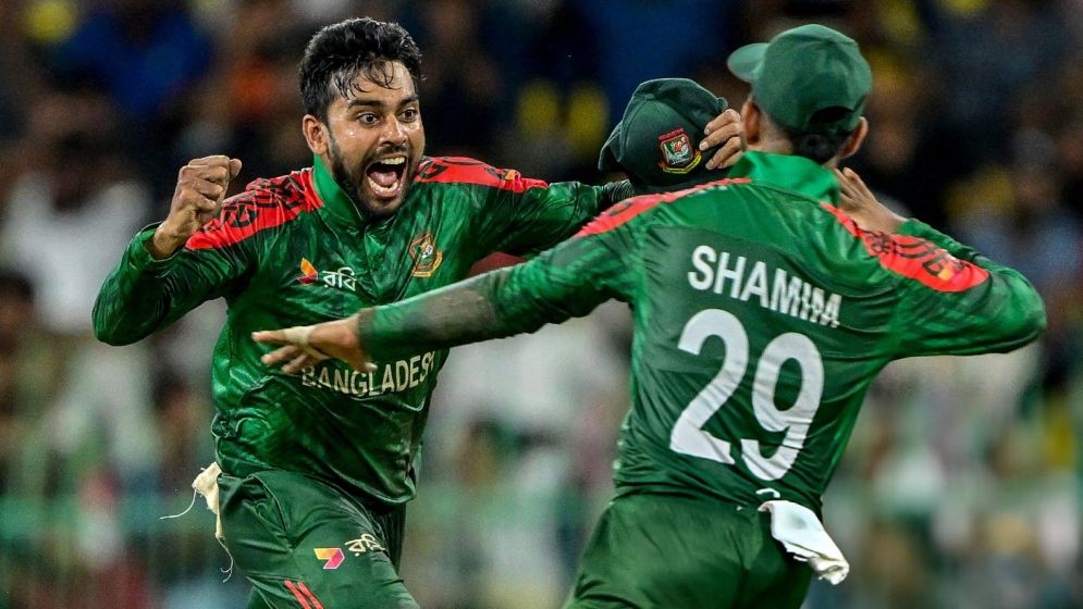 ঘূর্ণিজাদুতে জয় দেখছে বাংলাদেশ