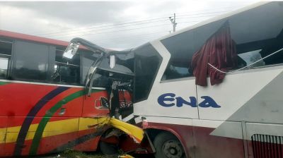 দুই বাসের মুখোমুখি সংঘর্ষে নিহত ১, আহত ২০