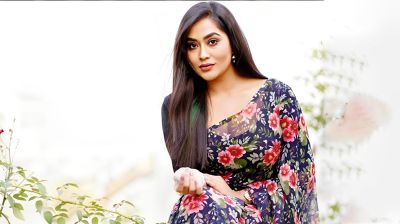 অনুদান কমিটি থেকে পদত্যাগ, মুখ খুললেন মম