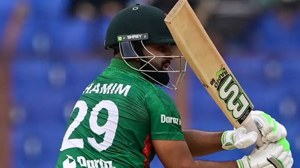 তড়িঘড়ি খেলতে গিয়ে শামীমও সাজঘরে