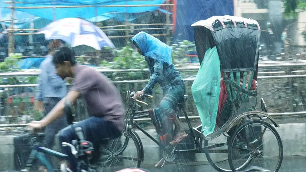 ৩ বিভাগে অতি ভারি বৃষ্টির আভাস