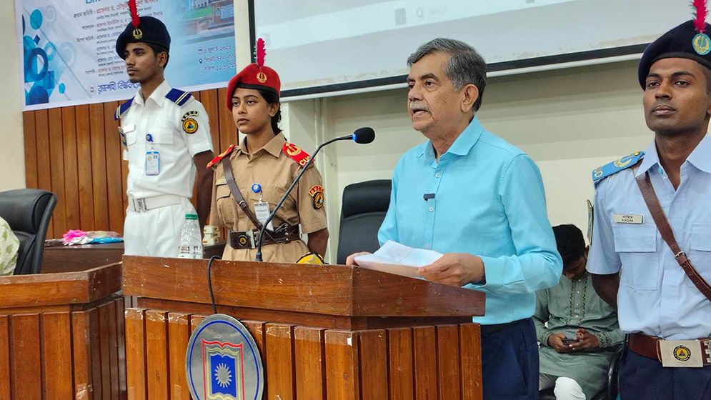 ‘রাজনৈতিক দলের প্রভাব যেন বিশ্ববিদ্যালয়ের পরিবেশকে বিনষ্ট করতে না পারে’