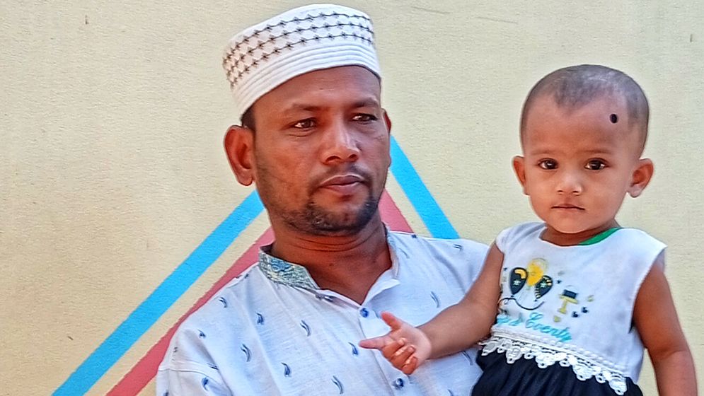 বোরকা পরে এসে যুবদল কর্মীকে স্ত্রী-কন্যার সামনে গুলি করে হত্যা