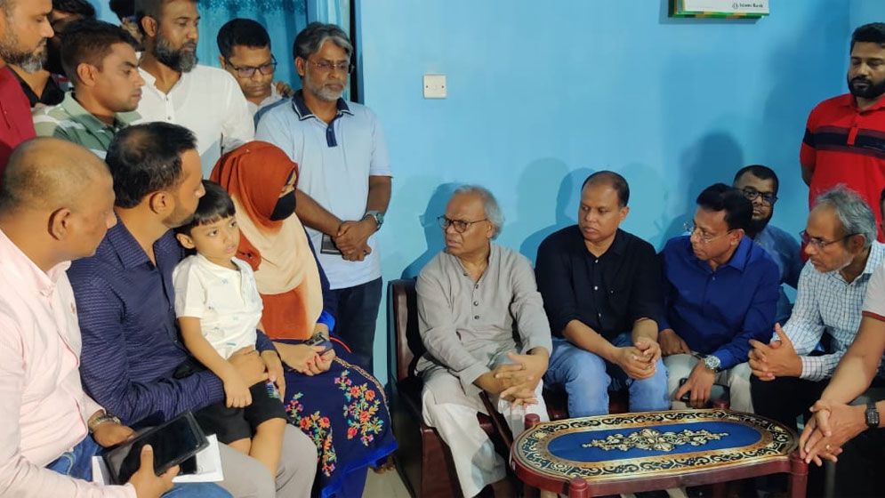 শহীদ মুত্তাকিনের অসুস্থ স্ত্রীর খোঁজ নিলেন তারেক রহমান