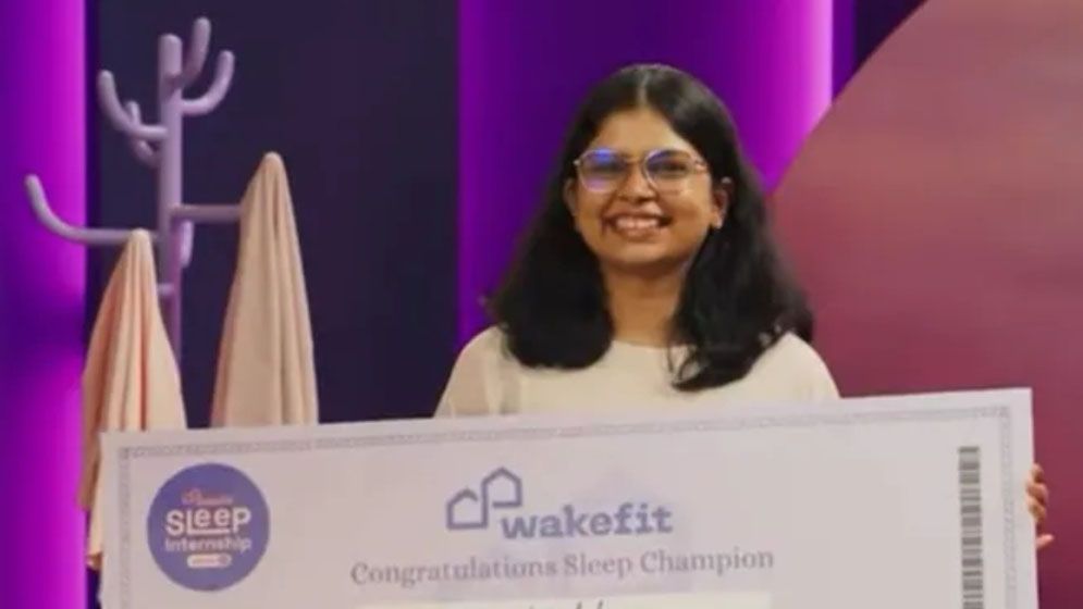 ঘুমিয়েই ৯ লাখ টাকা জিতলেন তরুণী