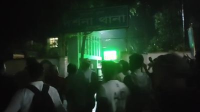 থানা ঘেরাও করে ছাত্রদল কর্মীকে ছাড়িয়ে নেওয়ার ভিডিও ভাইরাল