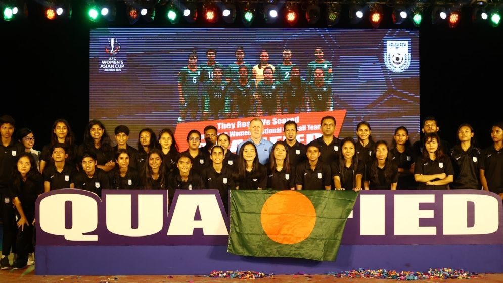 ইতিহাস গড়া নারী ফুটবলারদের ৫০ লাখ টাকা পুরস্কার দেবে ক্রীড়া মন্ত্রণালয়