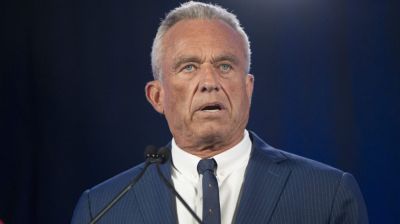 মার্কিন স্বাস্থ্যমন্ত্রীর বিরুদ্ধে মামলা