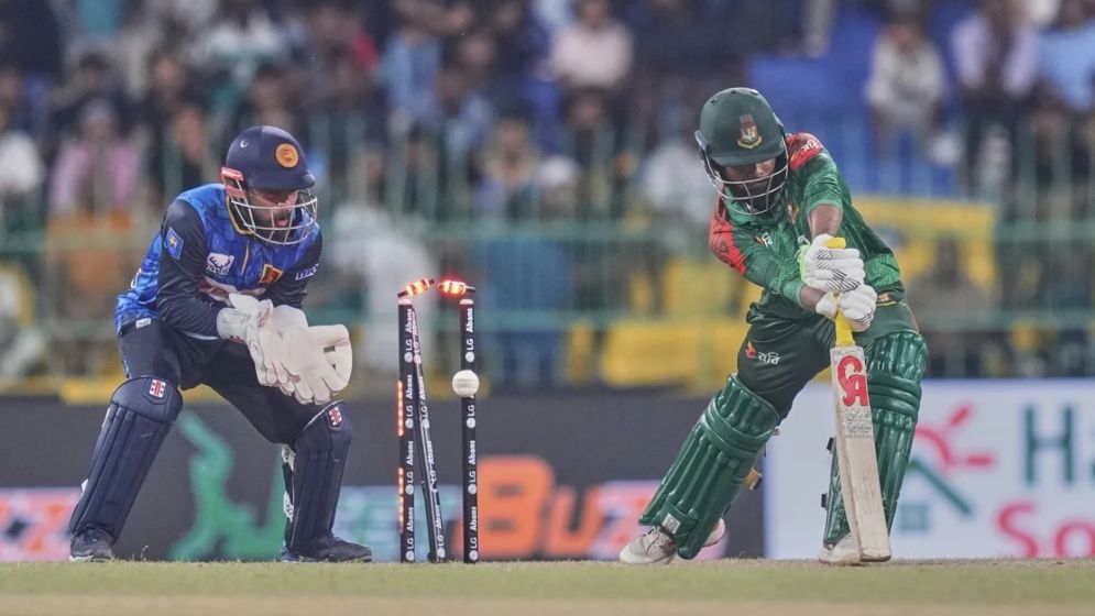 জোড়াতালির ক্রিকেটে ভরাডুবি বাংলাদেশের, দায় চাপাচ্ছে ‘অনভিজ্ঞতার’ ওপর