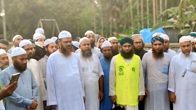 গুরুদাসপুরে নিহতের পরিবারকে আর্থিক সহায়তা দিলেন চরমোনাই পীর