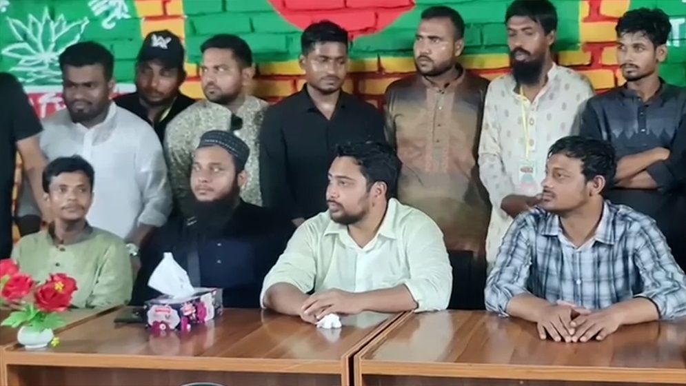 চাঁদাবাজি মহামারির মতো শুরু হয়েছে: নাহিদ ইসলাম