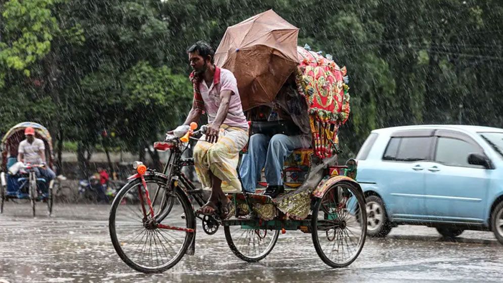 ঢাকাসহ ৪ বিভাগে আজও ভারি বৃষ্টির পূর্বাভাস
