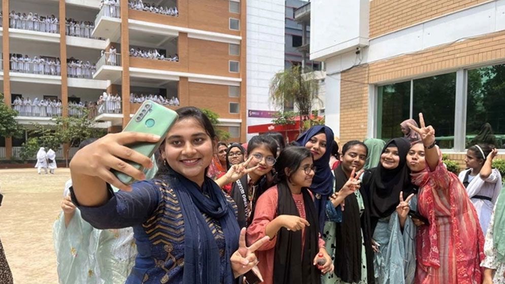 অবস্থান ধরে রেখেছে রাজধানীর সেরা প্রতিষ্ঠানগুলো