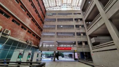 কোভিড হাসপাতাল নির্মাণে দুর্নীতি, দুইজনের বিরুদ্ধে মামলা